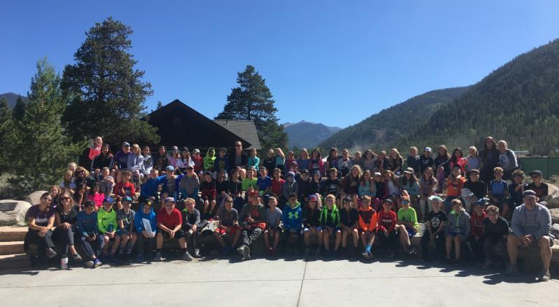 5th graders on a field trip 